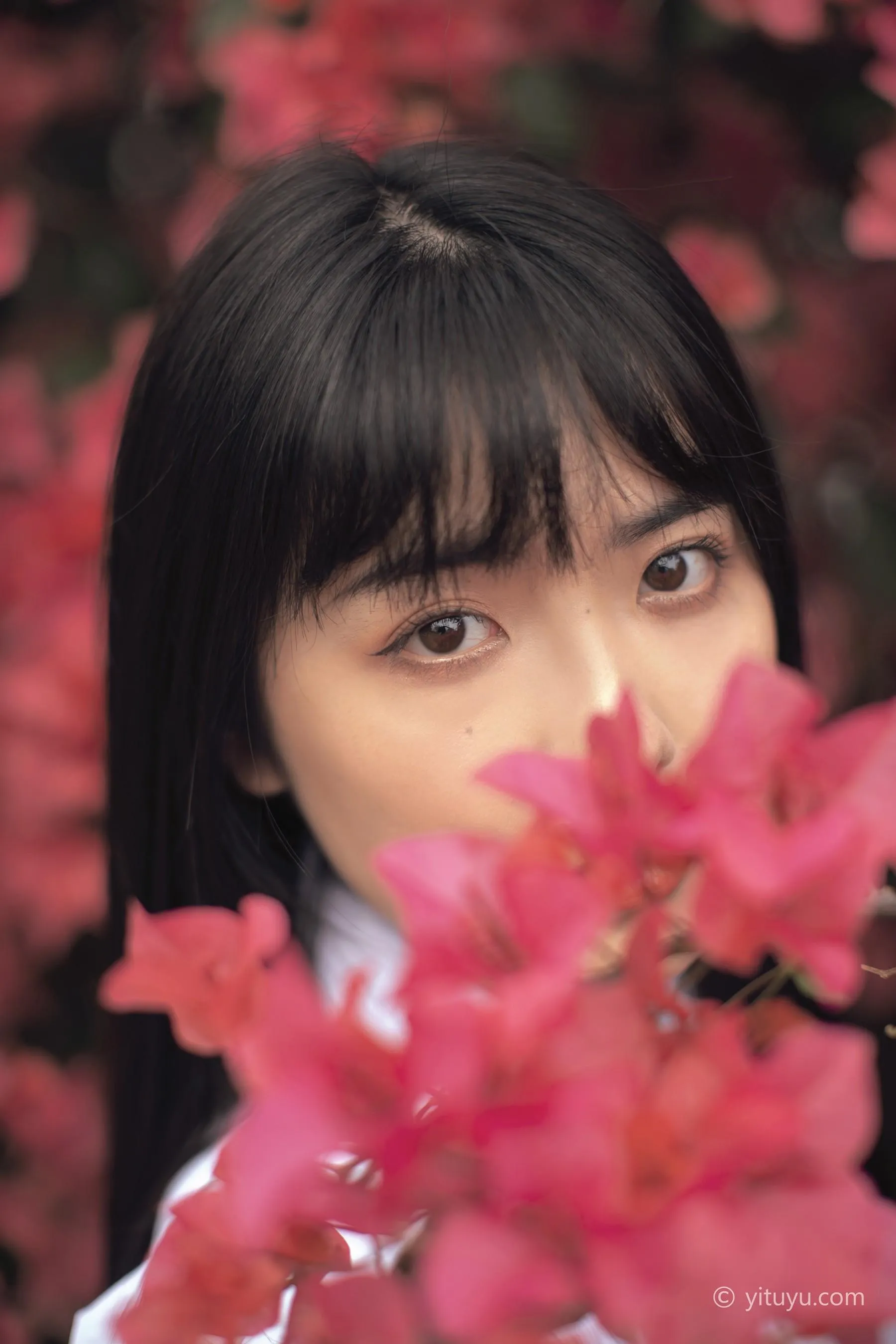 [YITUYU艺图语]2021.04.28 花季 黄子卿 [27P]插图